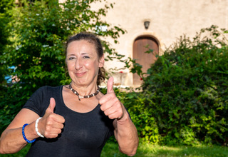 09.06.23 Petra Zachmann ist Schatzmeisterin der Partei "Die Grünen" in Speyer und Mitglied des Stadtrates Speyer. Hier ein im Adenauerpark Speyer entstandenes Portrait von ihr