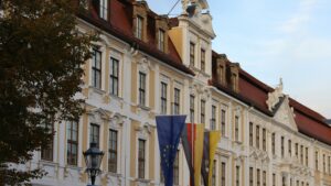 Demokratie noch entschlossener gegen rechtsextremen Einfluss verteidigen